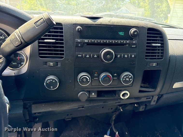 image for item DY0846 2010 Chevrolet Silverado 1500 Crew Cab pickup truck