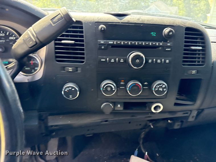 image for item DY0846 2010 Chevrolet Silverado 1500 Crew Cab pickup truck