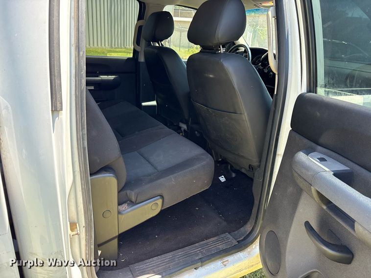 image for item DY0846 2010 Chevrolet Silverado 1500 Crew Cab pickup truck