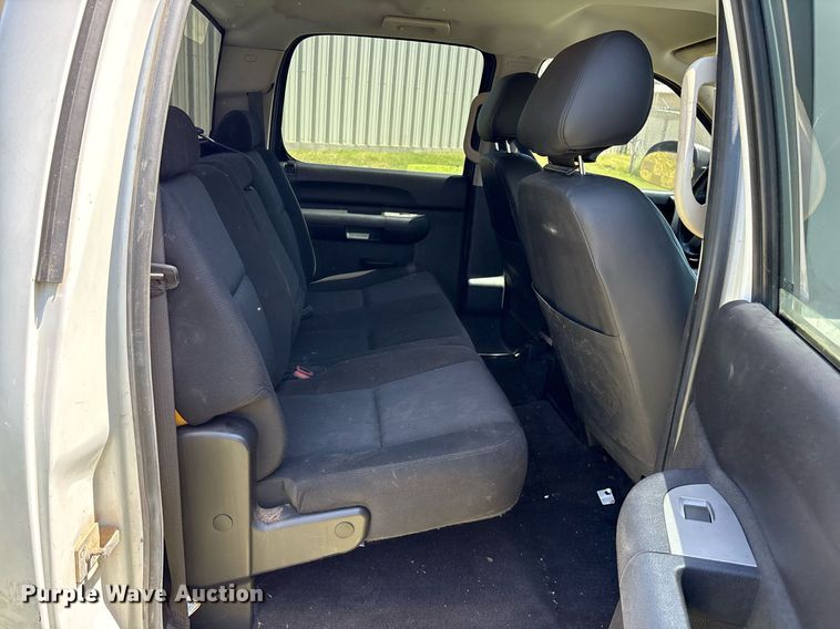 image for item DY0846 2010 Chevrolet Silverado 1500 Crew Cab pickup truck