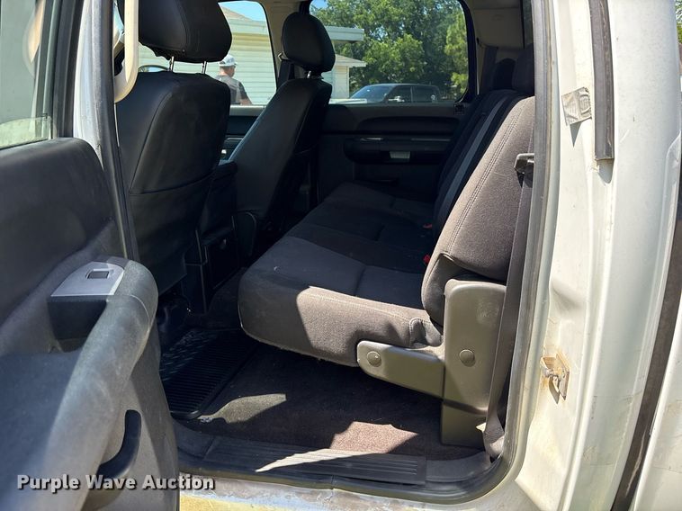 image for item DY0846 2010 Chevrolet Silverado 1500 Crew Cab pickup truck