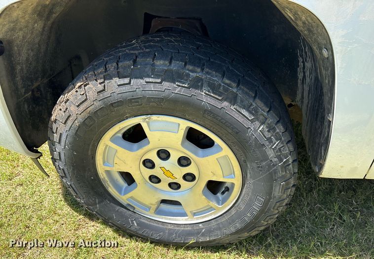 image for item DY0846 2010 Chevrolet Silverado 1500 Crew Cab pickup truck