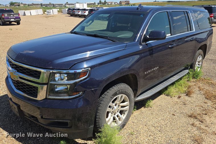 image for item DY0990 2017 Chevrolet Suburban SUV