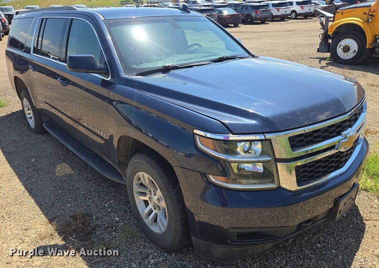 image for item DY0990 2017 Chevrolet Suburban SUV