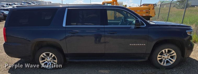 image for item DY0990 2017 Chevrolet Suburban SUV