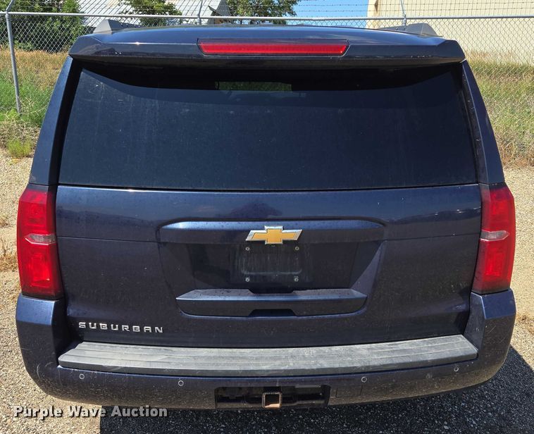 image for item DY0990 2017 Chevrolet Suburban SUV