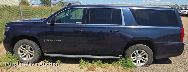 image for item DY0990 2017 Chevrolet Suburban SUV