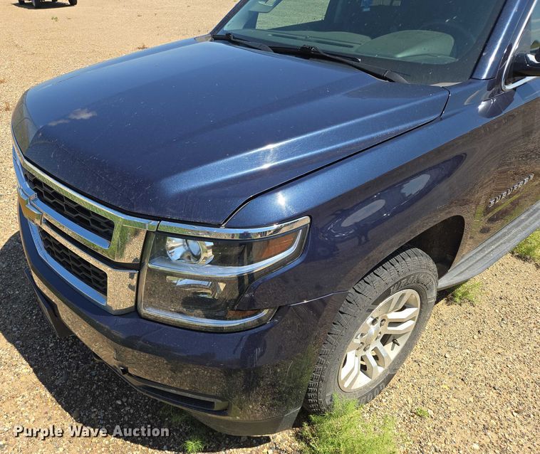 image for item DY0990 2017 Chevrolet Suburban SUV