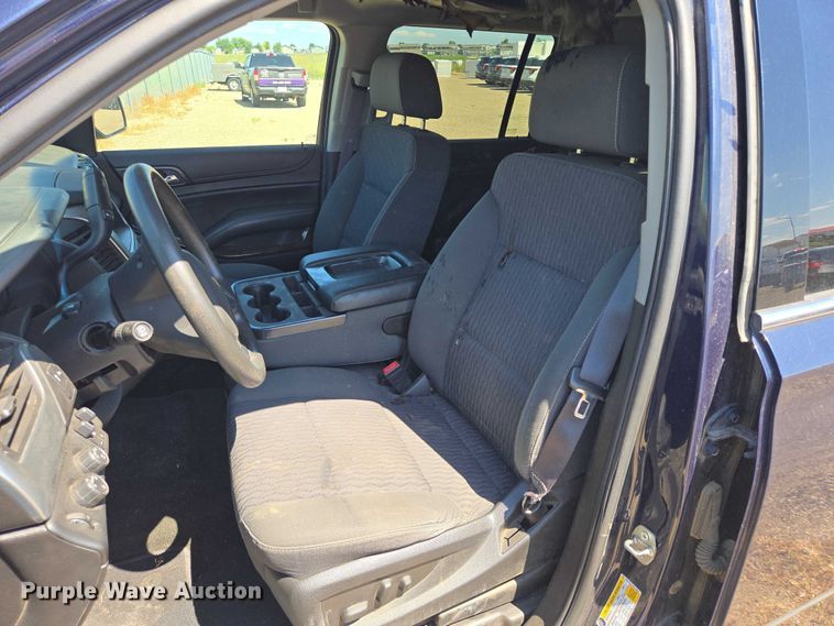 image for item DY0990 2017 Chevrolet Suburban SUV