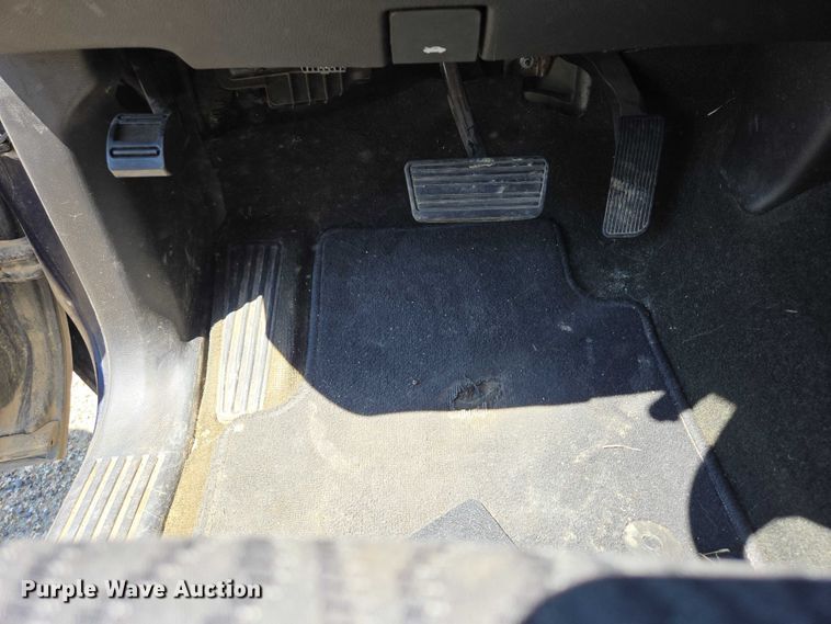 image for item DY0990 2017 Chevrolet Suburban SUV