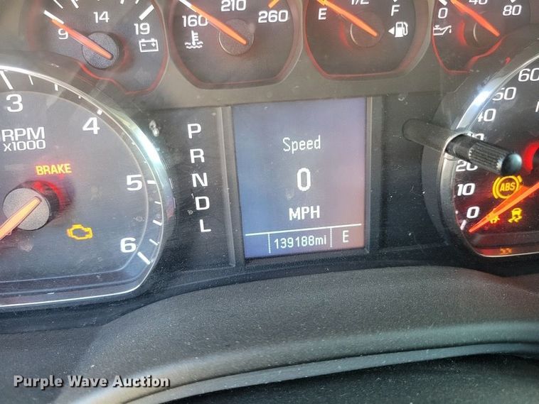 image for item DY0990 2017 Chevrolet Suburban SUV