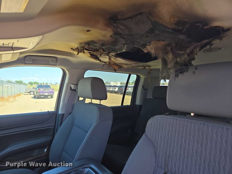 image for item DY0990 2017 Chevrolet Suburban SUV