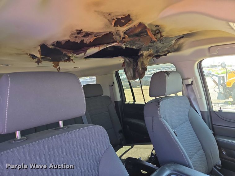 image for item DY0990 2017 Chevrolet Suburban SUV