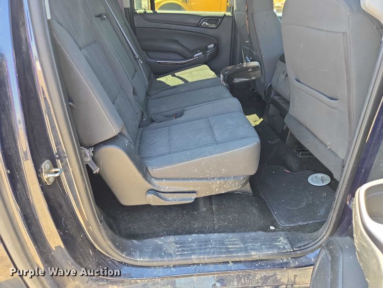 image for item DY0990 2017 Chevrolet Suburban SUV