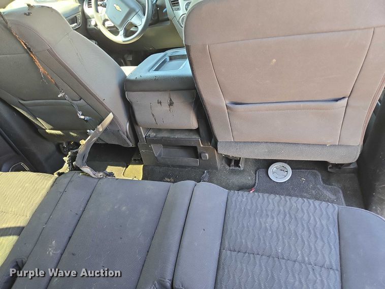 image for item DY0990 2017 Chevrolet Suburban SUV