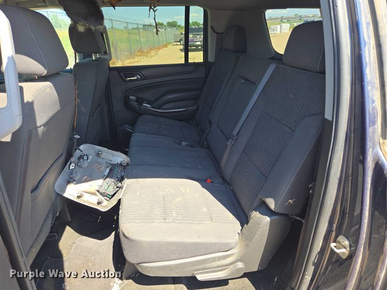 image for item DY0990 2017 Chevrolet Suburban SUV