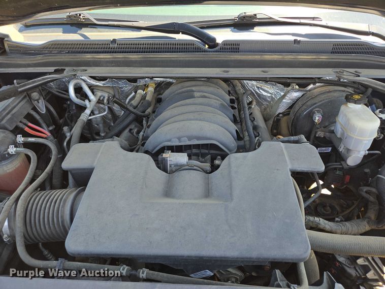 image for item DY0990 2017 Chevrolet Suburban SUV