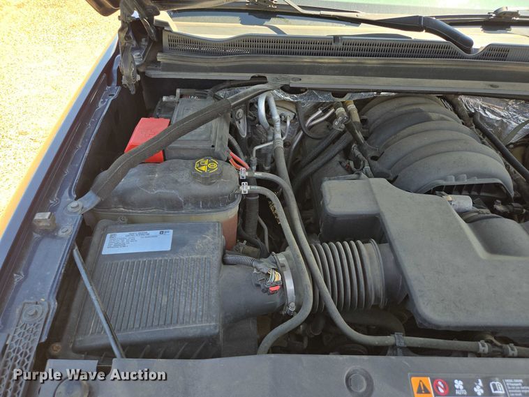 image for item DY0990 2017 Chevrolet Suburban SUV