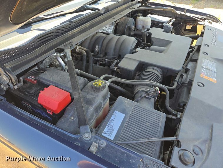 image for item DY0990 2017 Chevrolet Suburban SUV