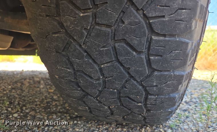 image for item DY0990 2017 Chevrolet Suburban SUV