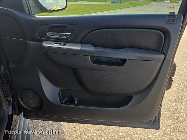 image for item DY0992 2014 Chevrolet Tahoe Police SUV