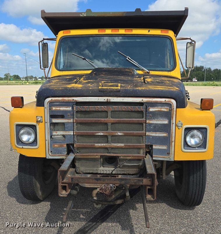 image for item DY0993 1979 International 1854 dump truck