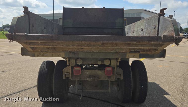 image for item DY0993 1979 International 1854 dump truck