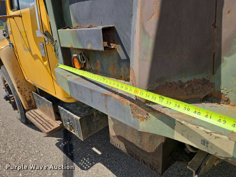 image for item DY0993 1979 International 1854 dump truck