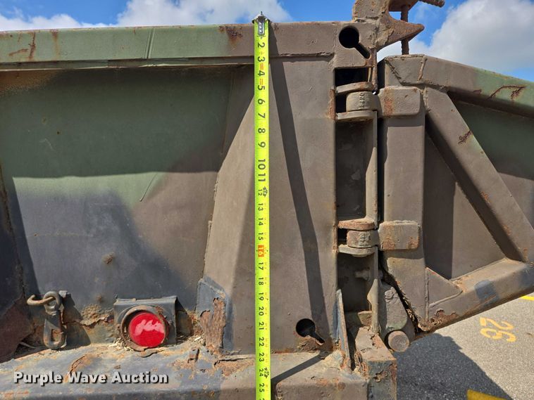 image for item DY0993 1979 International 1854 dump truck