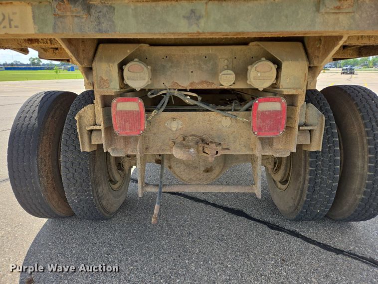 image for item DY0993 1979 International 1854 dump truck