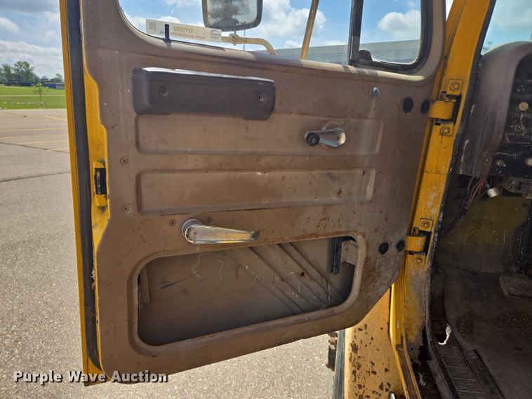 image for item DY0993 1979 International 1854 dump truck