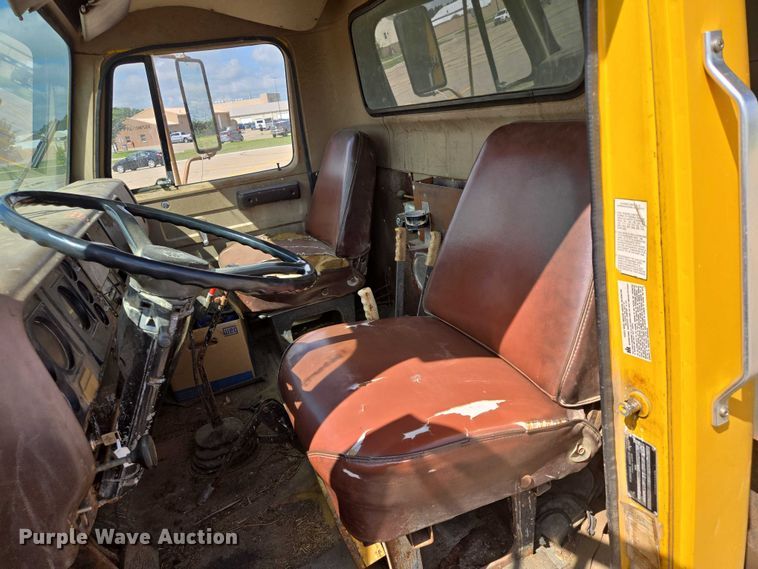 image for item DY0993 1979 International 1854 dump truck