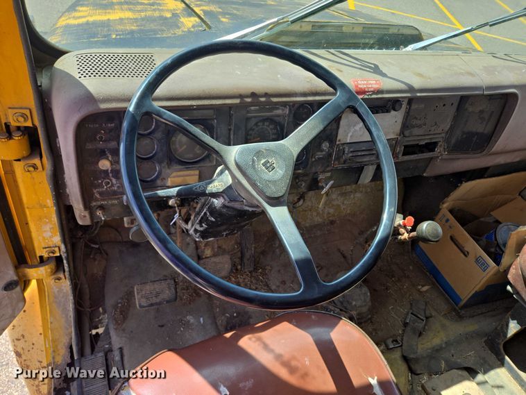 image for item DY0993 1979 International 1854 dump truck