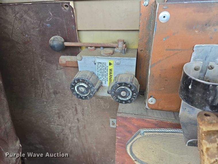 image for item DY0993 1979 International 1854 dump truck