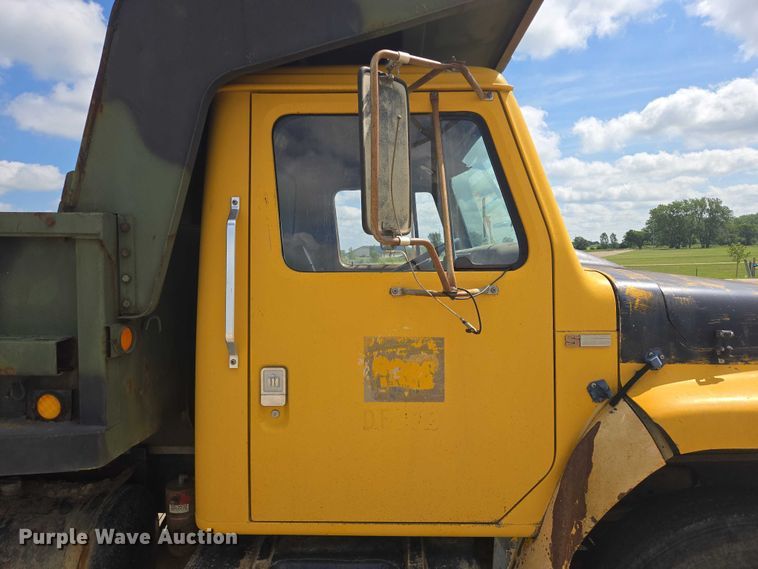 image for item DY0993 1979 International 1854 dump truck