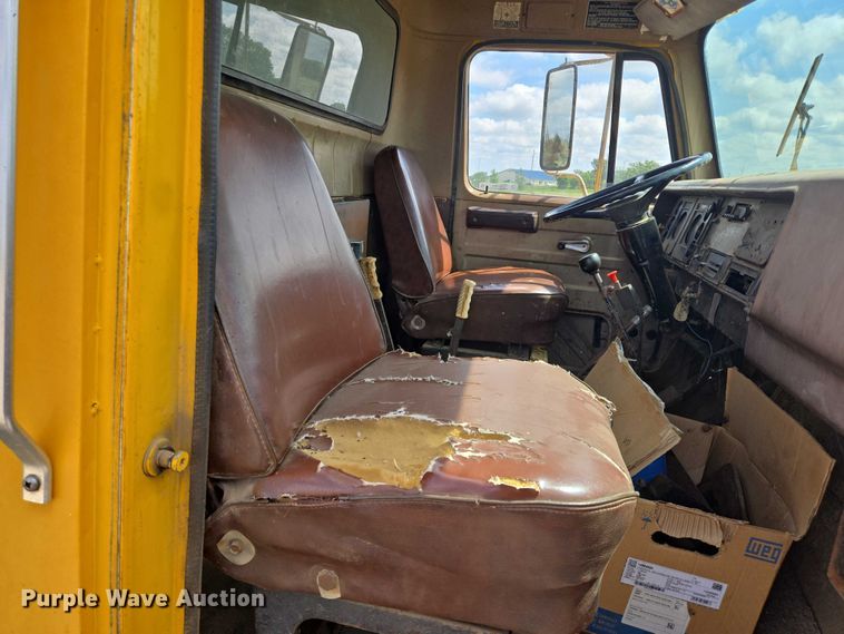 image for item DY0993 1979 International 1854 dump truck