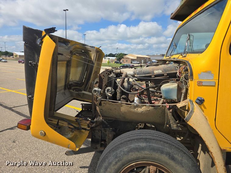image for item DY0993 1979 International 1854 dump truck