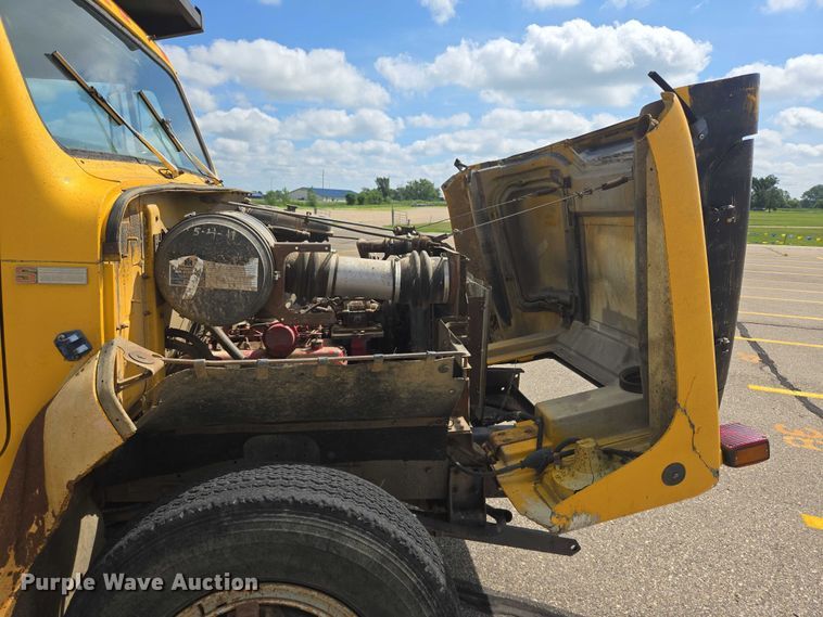 image for item DY0993 1979 International 1854 dump truck