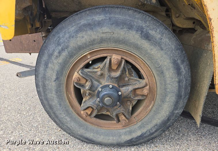 image for item DY0993 1979 International 1854 dump truck