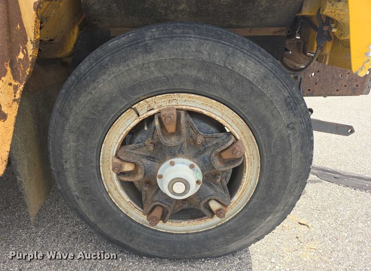 image for item DY0993 1979 International 1854 dump truck