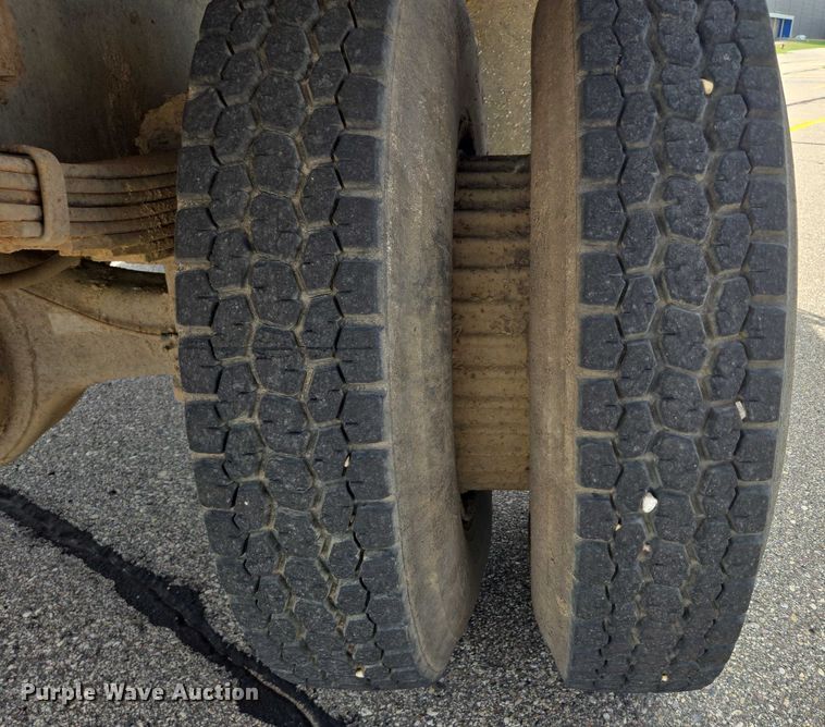 image for item DY0993 1979 International 1854 dump truck