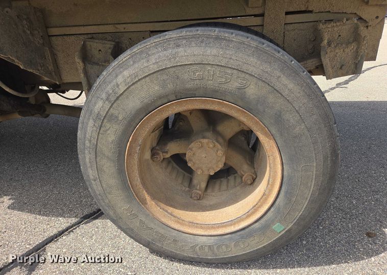 image for item DY0993 1979 International 1854 dump truck