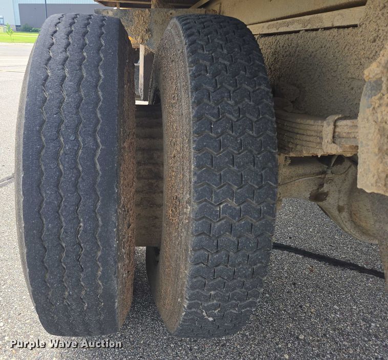 image for item DY0993 1979 International 1854 dump truck