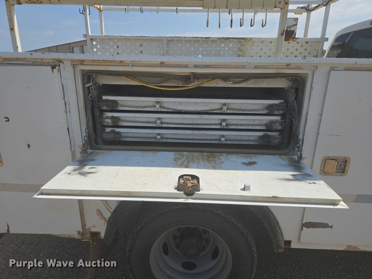 image for item DY1083 2015 Ford F450 Crew Cab utility / service truck