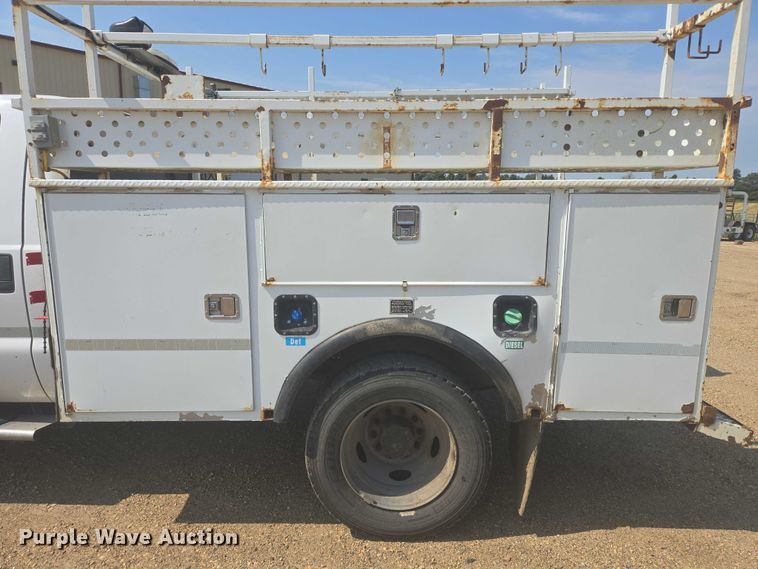 image for item DY1083 2015 Ford F450 Crew Cab utility / service truck