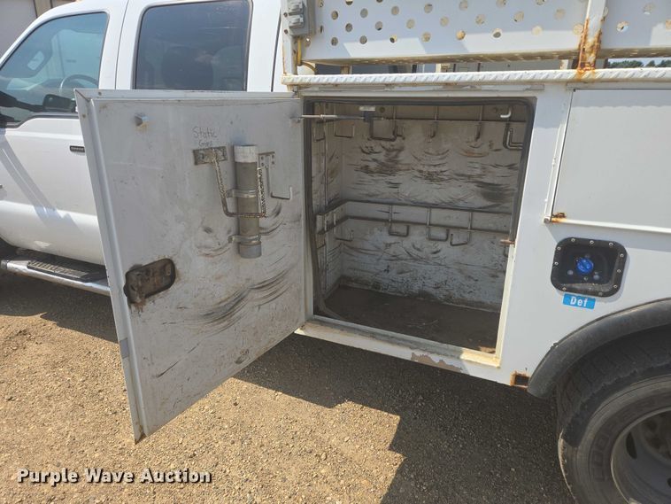 image for item DY1083 2015 Ford F450 Crew Cab utility / service truck