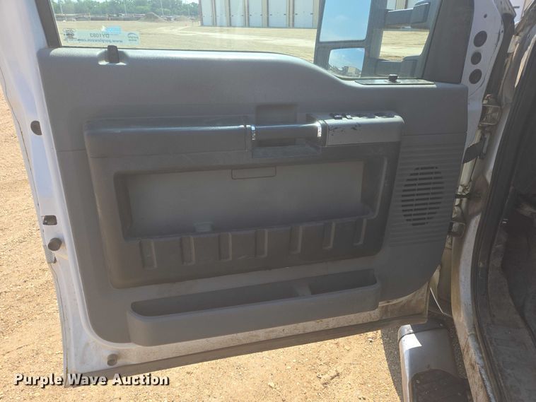 image for item DY1083 2015 Ford F450 Crew Cab utility / service truck