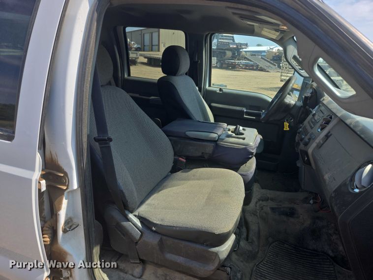 image for item DY1083 2015 Ford F450 Crew Cab utility / service truck