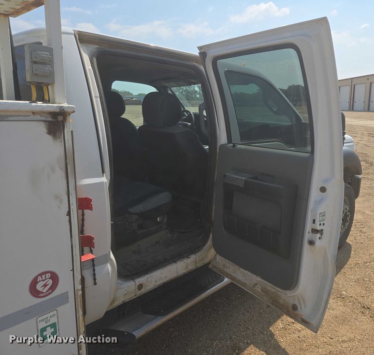 image for item DY1083 2015 Ford F450 Crew Cab utility / service truck