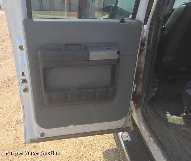 image for item DY1083 2015 Ford F450 Crew Cab utility / service truck